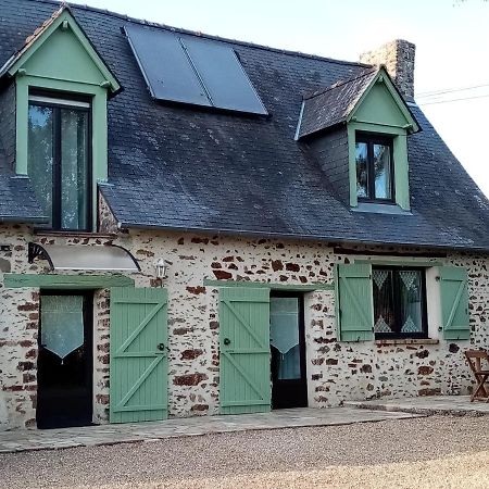 Chambre D Hote La Roussiere Saint-Ouen-Des-Toits Esterno foto