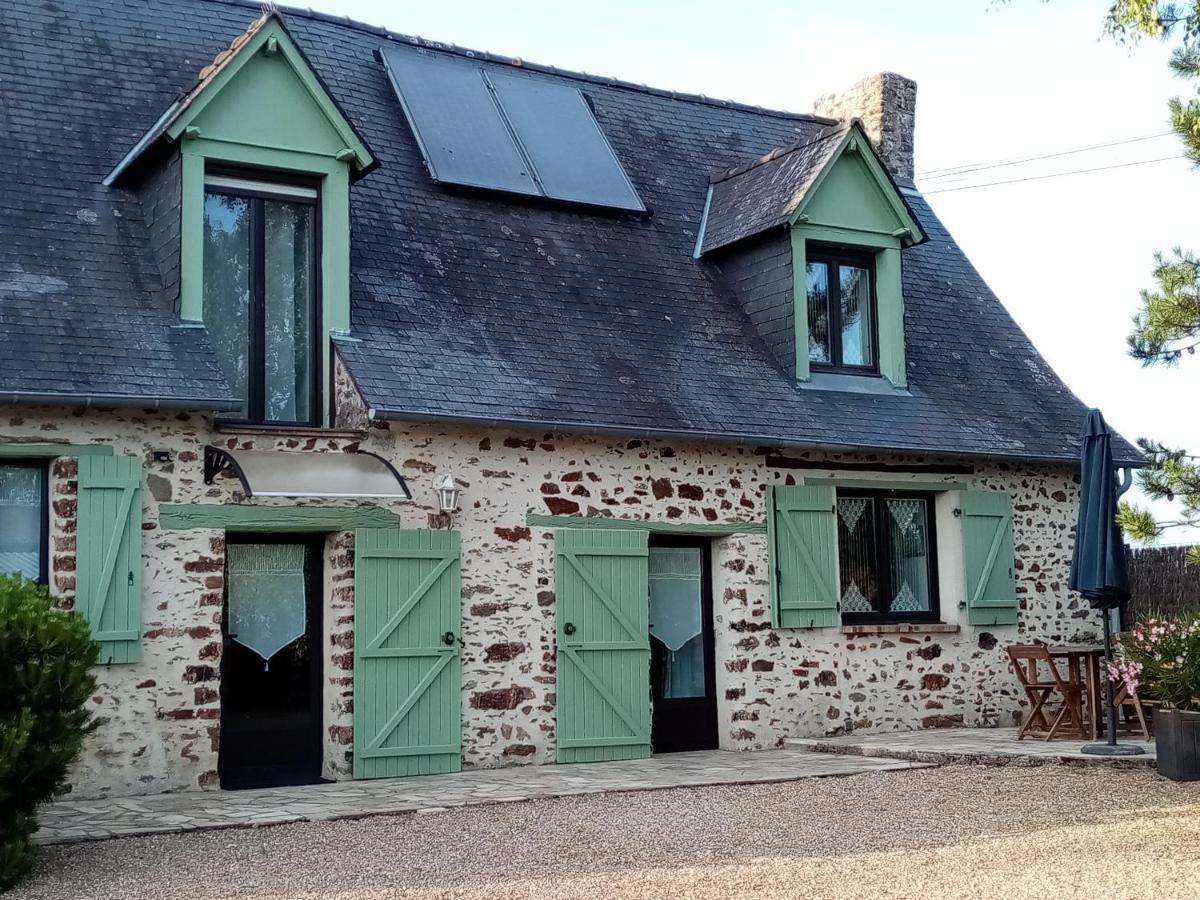 Chambre D Hote La Roussiere Saint-Ouen-Des-Toits Esterno foto
